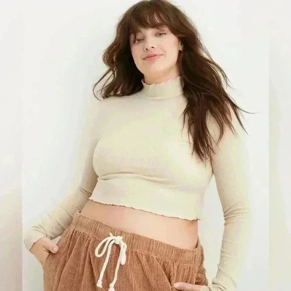 🆕Women’s Aerie Long  Sleeve Crop T shirt - Picture 1 of 16